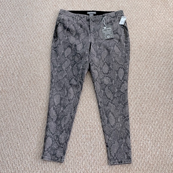 Democracy Snakeskin Print Booty Lift Jegging - Picture 5 of 16